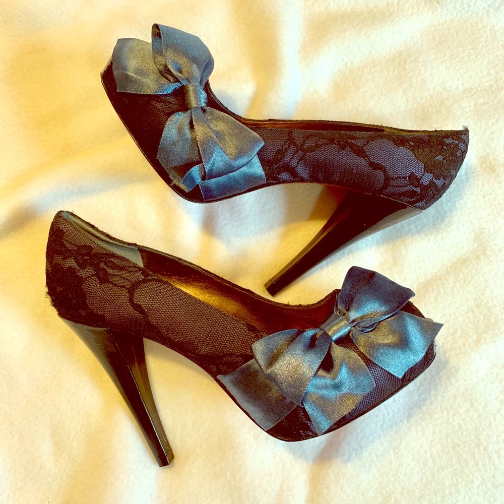 Paris Hilton Navy/Black Lace Open Toe Pumps